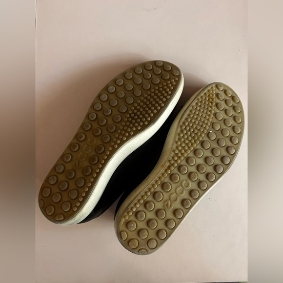 Ecco soft sneakers in black - women’s - Picture 4 of 6